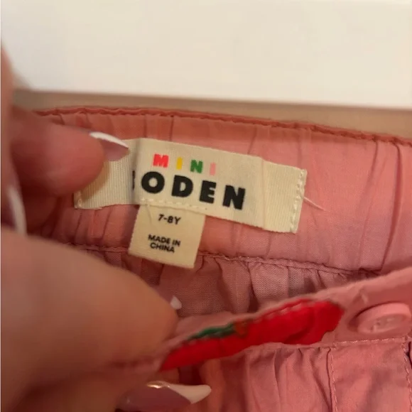 Mini Boden Coral Skirt with Red Apples & pink Buttons girls size 7/8y - Picture 2 of 4